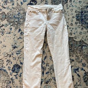 White skinny jeans